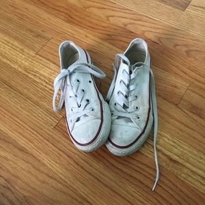 girls size 1 converse